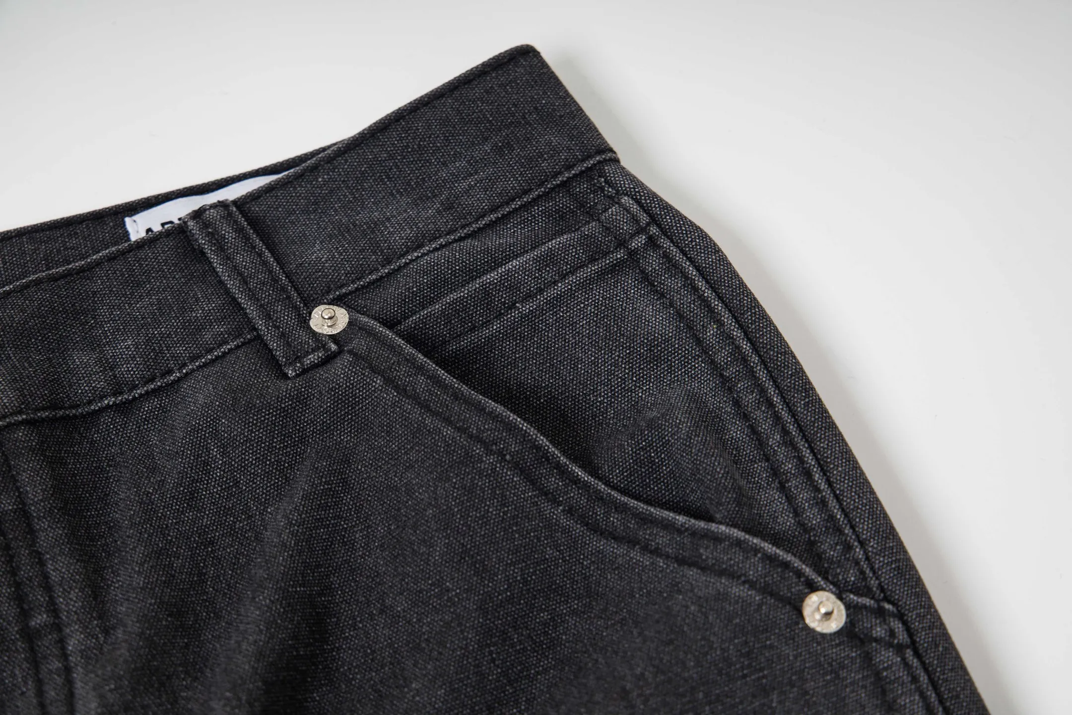💰240 GALLERY DEPT spliced ​​ink-washed jeans, truly restoring the ultimate texture of Vintage, three-dimensional version, loose and comfortable, not picky about the figure, taller and slimmer, factory-made, original quality control, same style for men and women, can be matched with couples, versatile recommendation, must-have jeans for all seasons, fashionistas have been disappointed. From the quality selection of fabrics, the tailoring of details, and the matching of patterns, they are all impeccable! The upper body is so handsome when worn...it can be easily worn by men, women and children! The craftsmanship is made of heavy-duty washed pure cotton denim fabric. After washing, it is soft and thick. It is very stylish when worn on the body. Style number: 1800# Color: black Size: 28 30 32 34 36